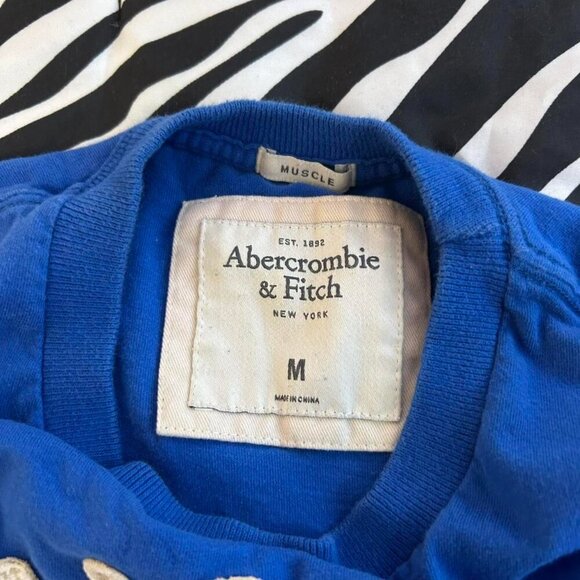 Vintage Men’s Abercrombie & Fitch Graphic Tee - Picture 6 of 6